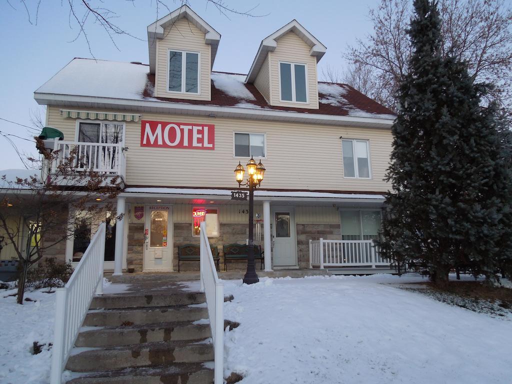 Motel Derfal Repentigny Εξωτερικό φωτογραφία