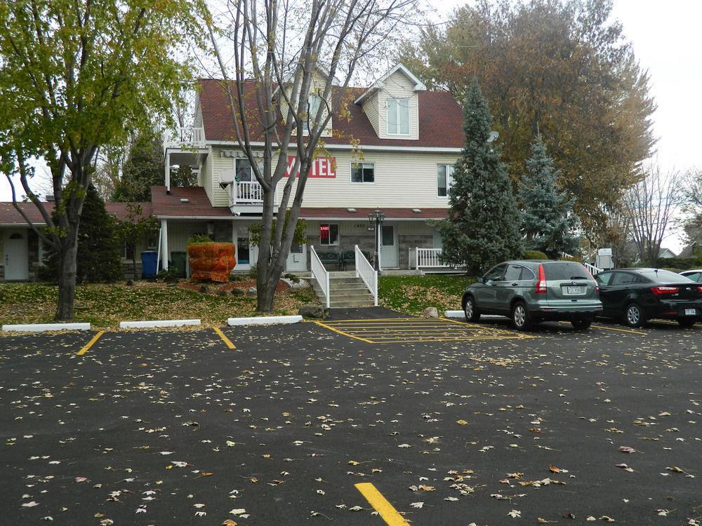 Motel Derfal Repentigny Εξωτερικό φωτογραφία